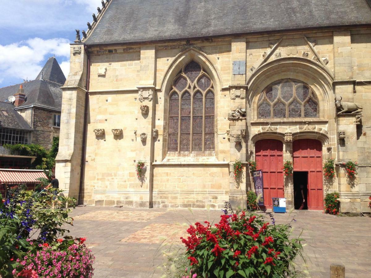 La Ville De Mainguy Josselin Bagian luar foto