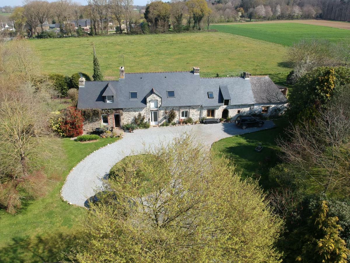 La Ville De Mainguy Josselin Bagian luar foto